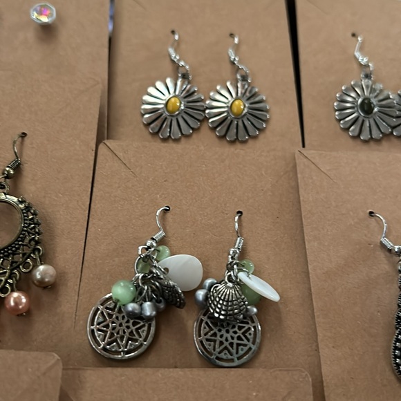 Earring bundle - Picture 6 of 8